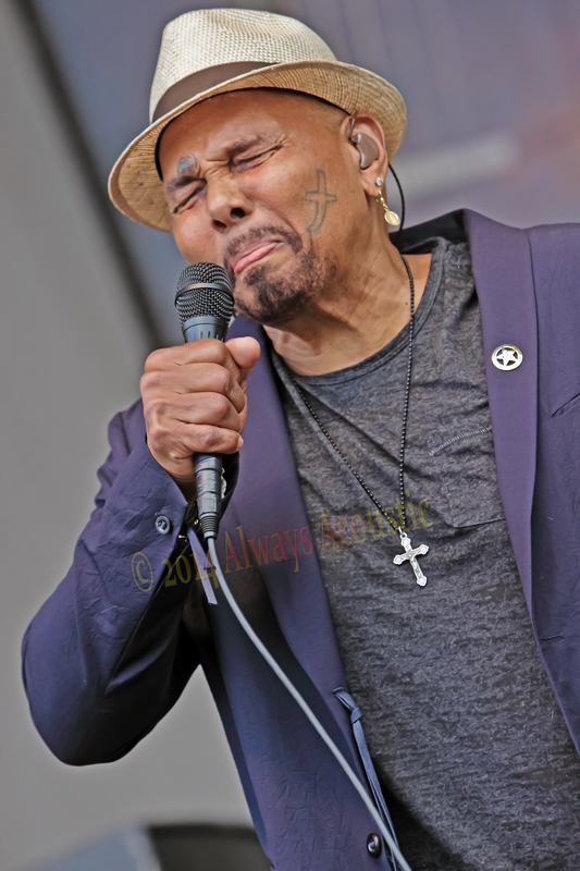 AARONNEVILLE041