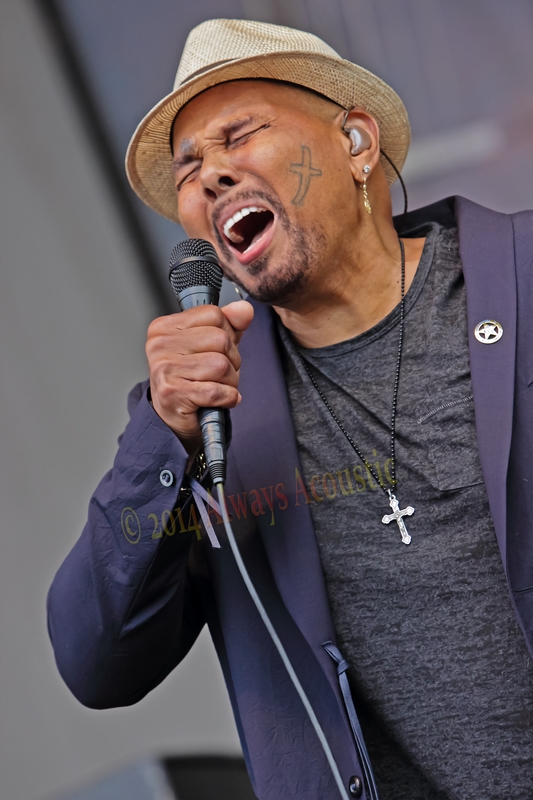 AARONNEVILLE042