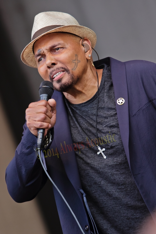AARONNEVILLE055