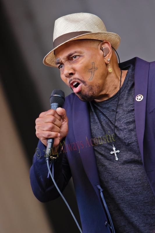 AARONNEVILLE060