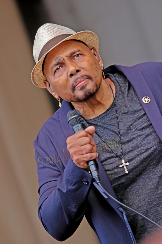 AARONNEVILLE061