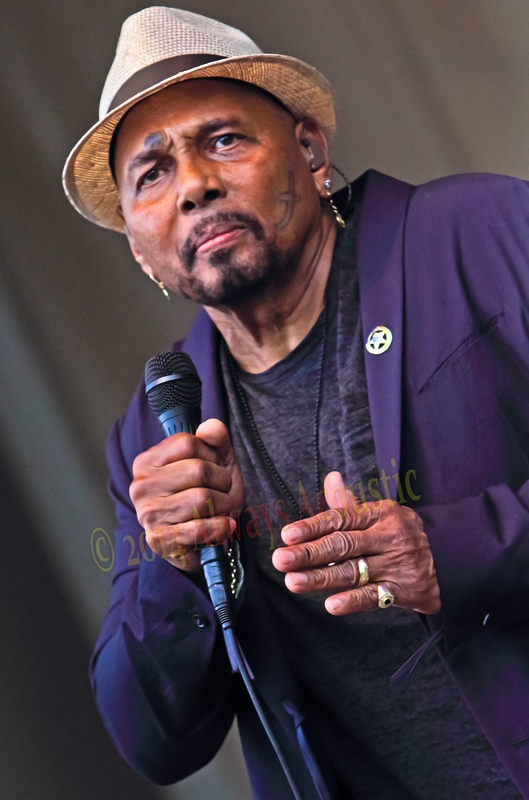 AARONNEVILLE065