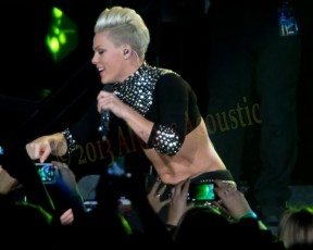 Pink: Allstate Arena